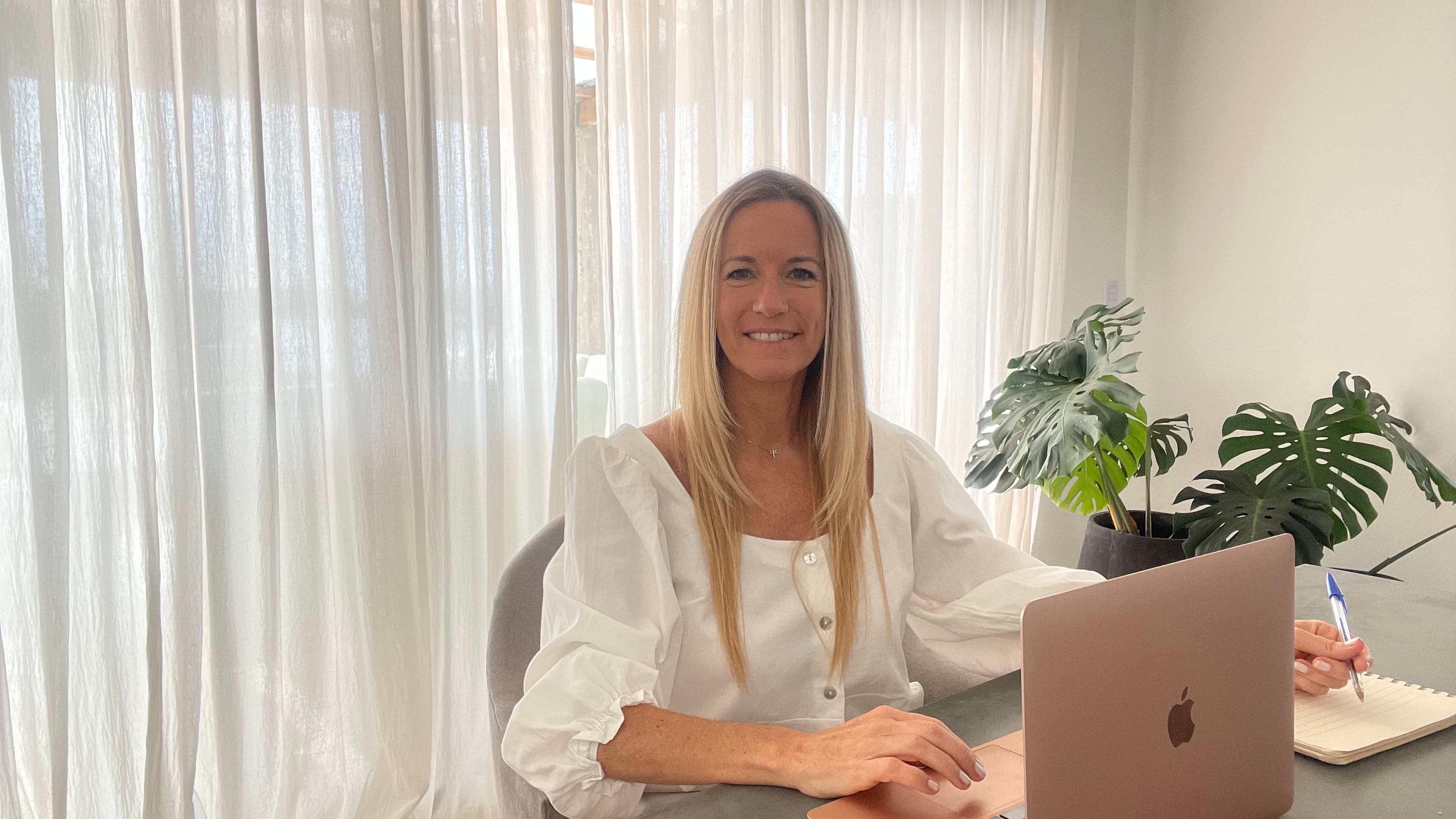 Luciana Dañil trabajando — Consultora Psicológica especializada en orientación vocacional